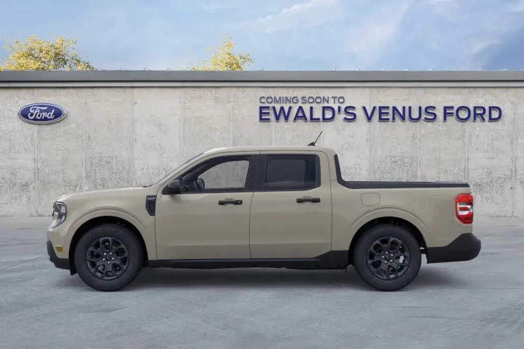 2025 Ford Maverick XLT photo 1
