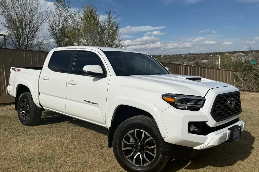 2023 Toyota Tacoma TRD Sport photo 1