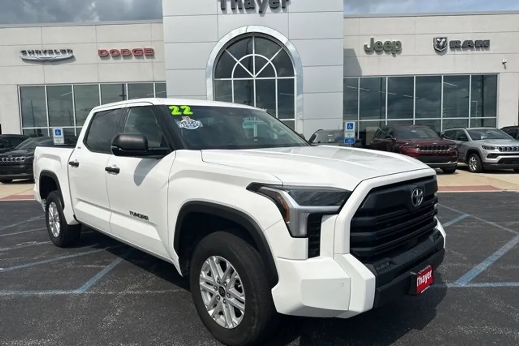 2022 Toyota Tundra SR5 photo 1