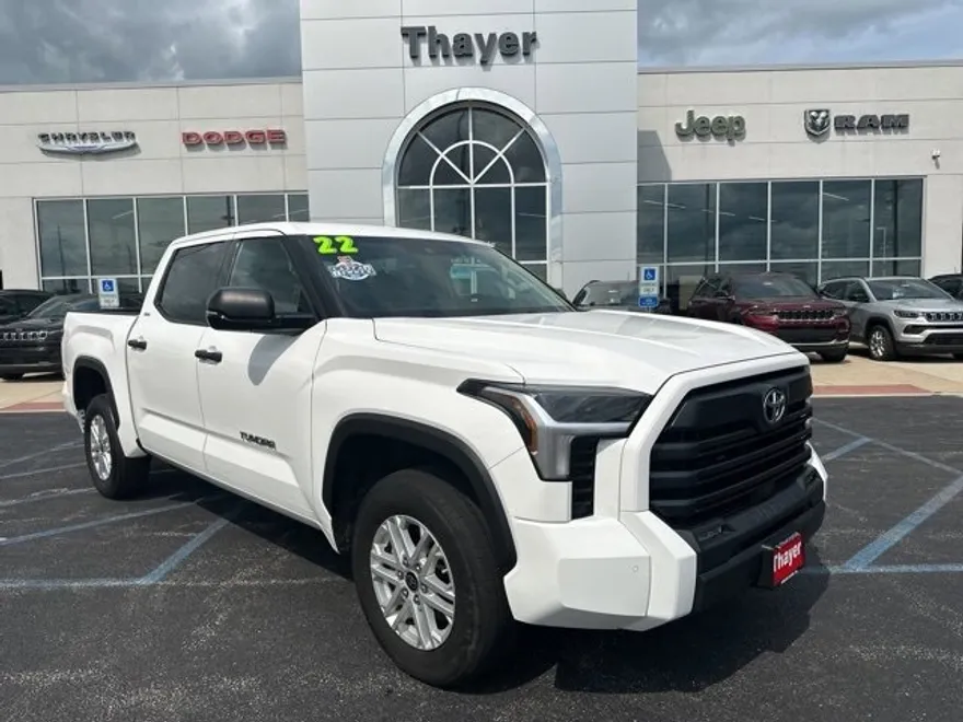 2022 Toyota Tundra SR5 photo 1