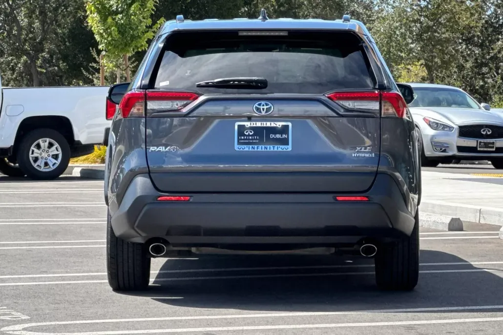 2022 Toyota RAV4 Hybrid XLE Premium photo 1