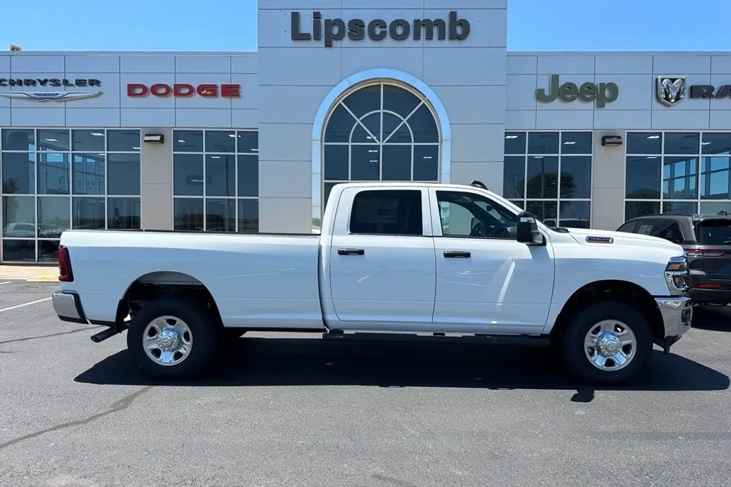 2025 Ram 3500 Tradesman photo 1