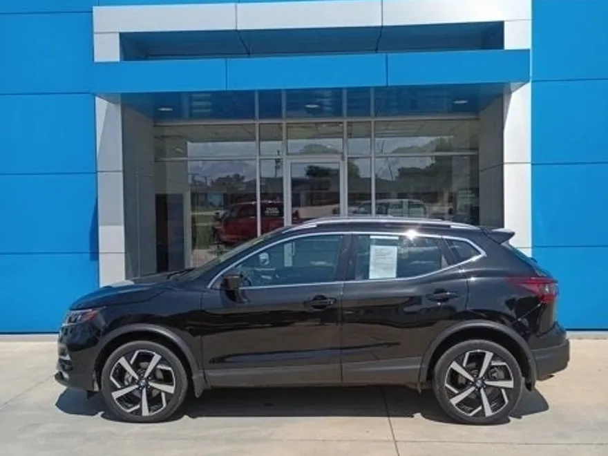 2022 Nissan Rogue Sport SL photo 1