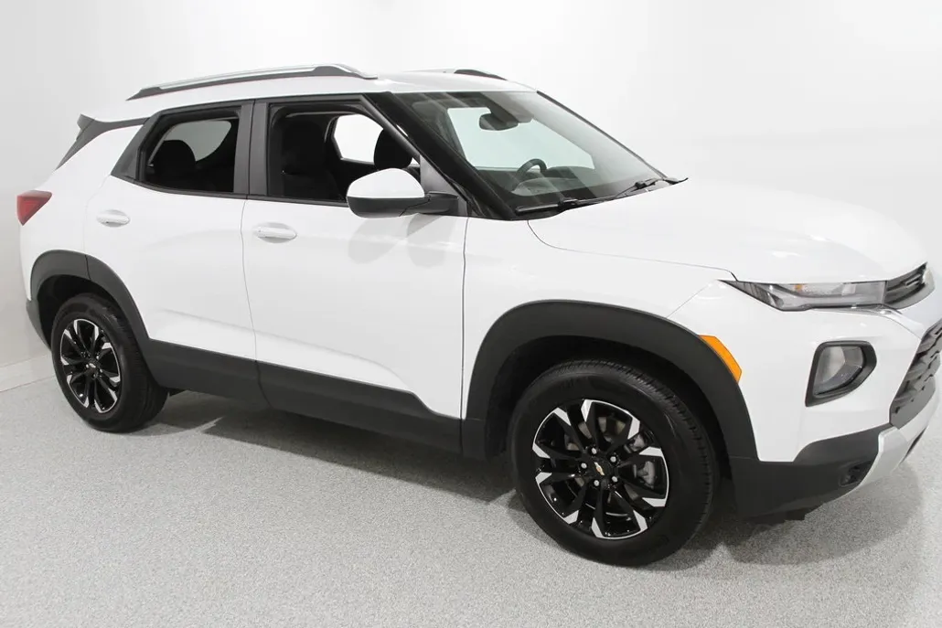 2022 Chevrolet Trailblazer LT photo 1