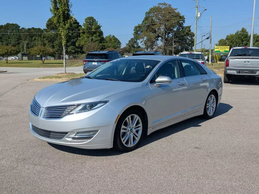 2016 Lincoln MKZ Base photo 1