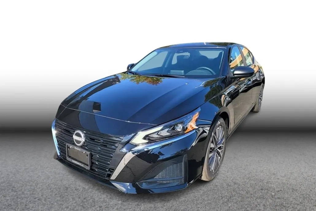 2025 Nissan Altima SV photo 1