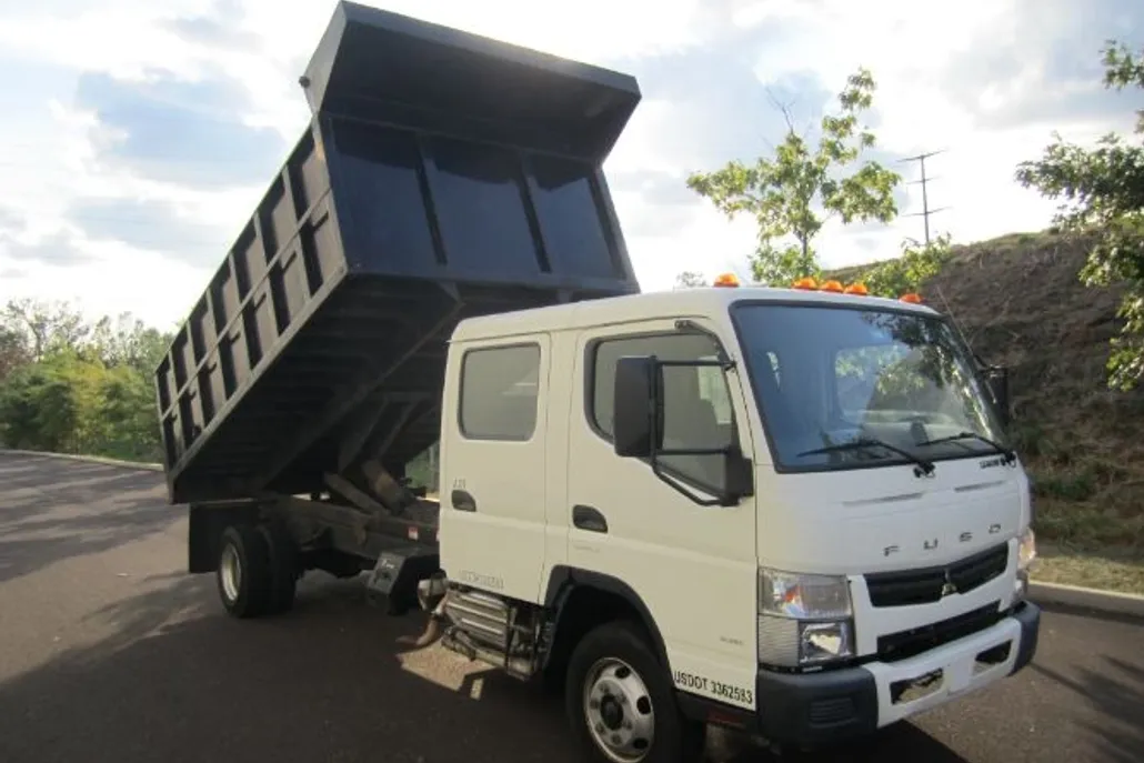 2017 Mitsubishi Fuso FEC72W photo 1