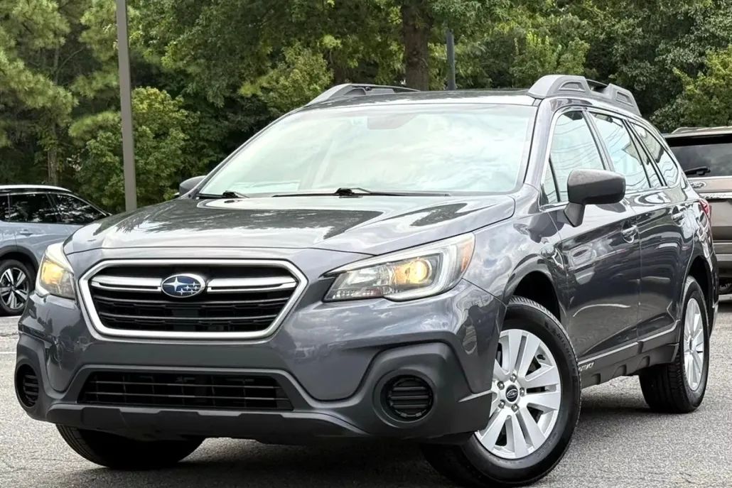 2019 Subaru Outback 2.5i photo 1