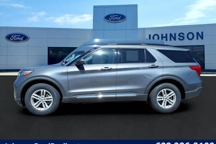 2022 Ford Explorer XLT photo 1