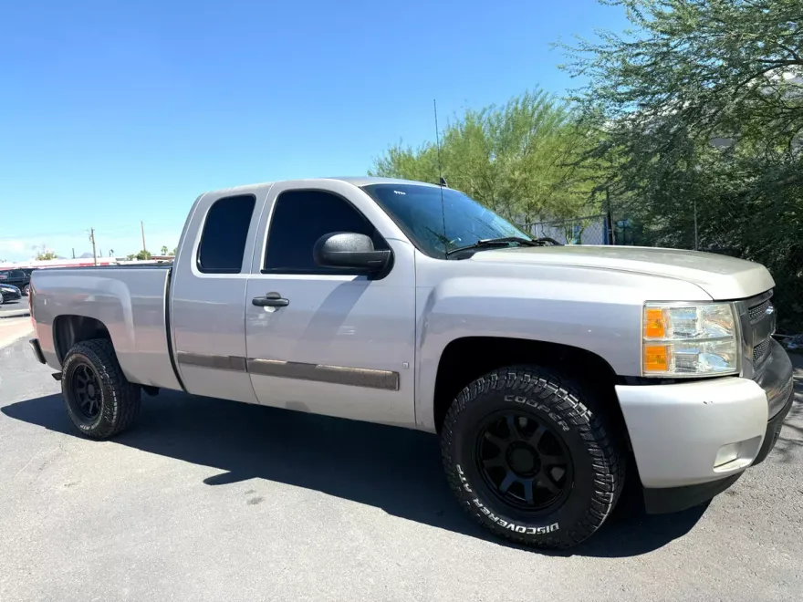 2007 Chevrolet Silverado 1500 LT photo 1