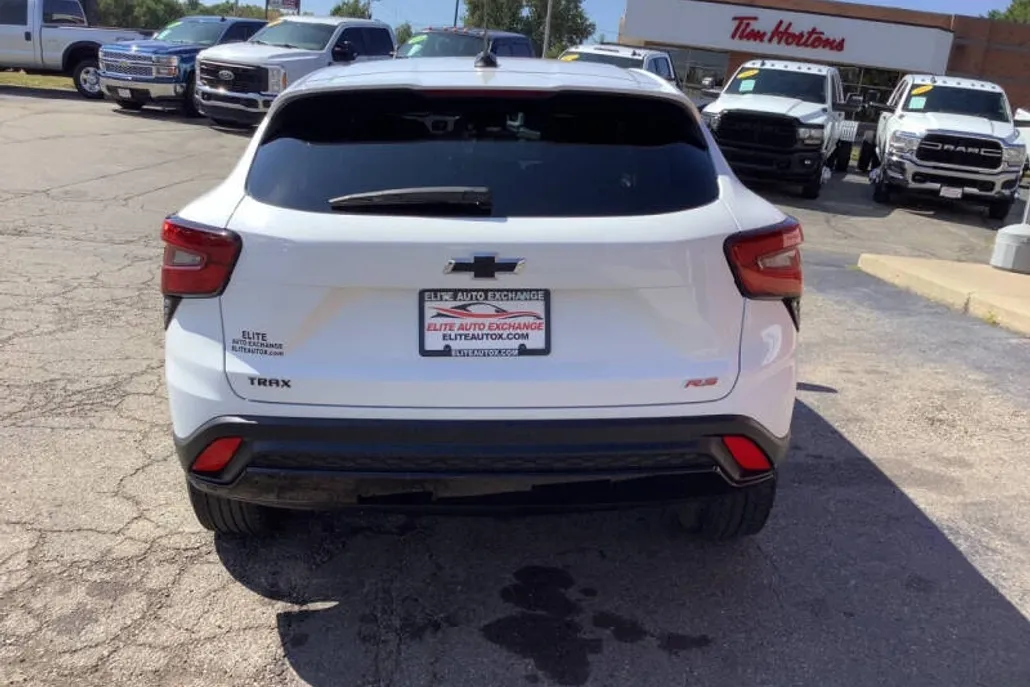 2025 Chevrolet Trax photo 1