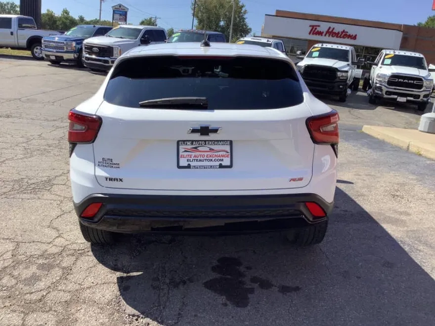 2025 Chevrolet Trax photo 1