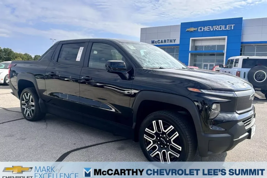 2026 Chevrolet Silverado Work Truck photo 1