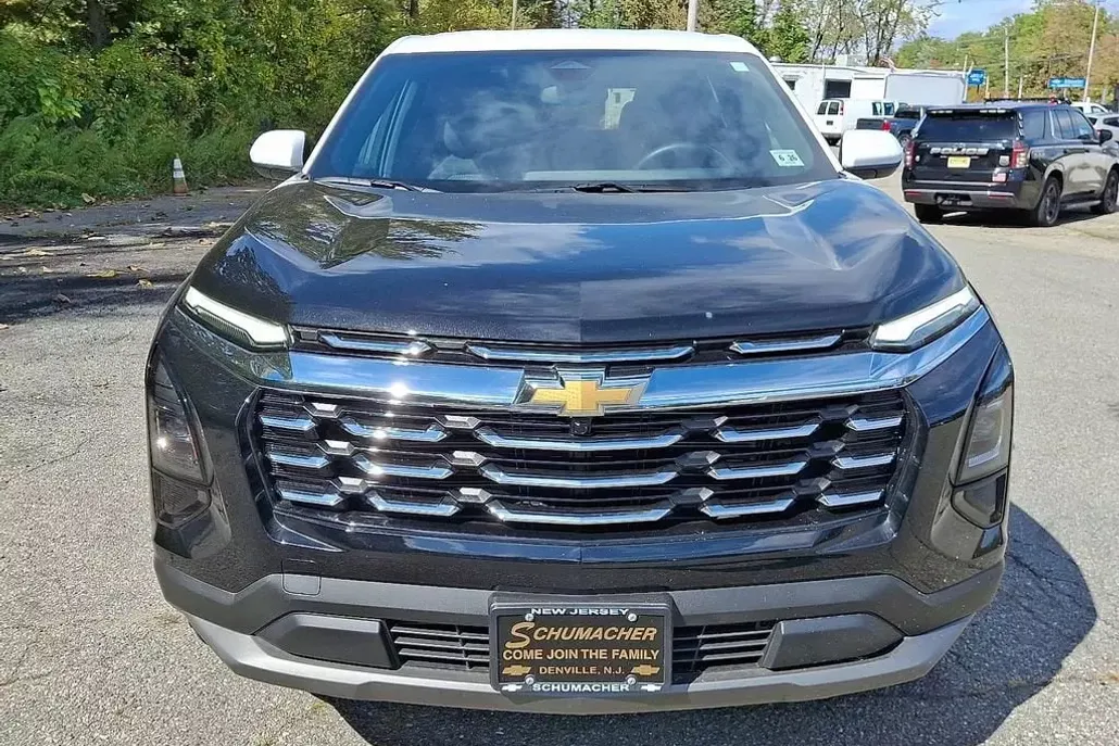 2026 Chevrolet Equinox LT photo 1