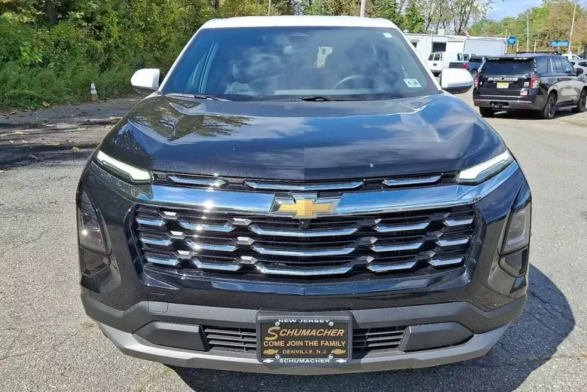 2026 Chevrolet Equinox LT photo 1