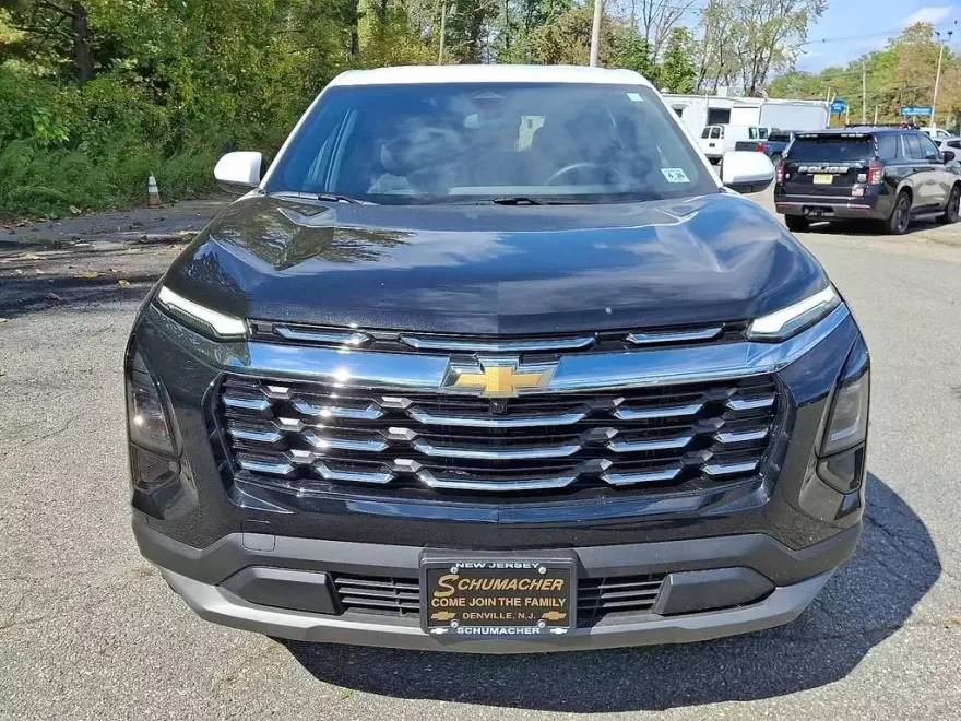 2026 Chevrolet Equinox LT photo 1