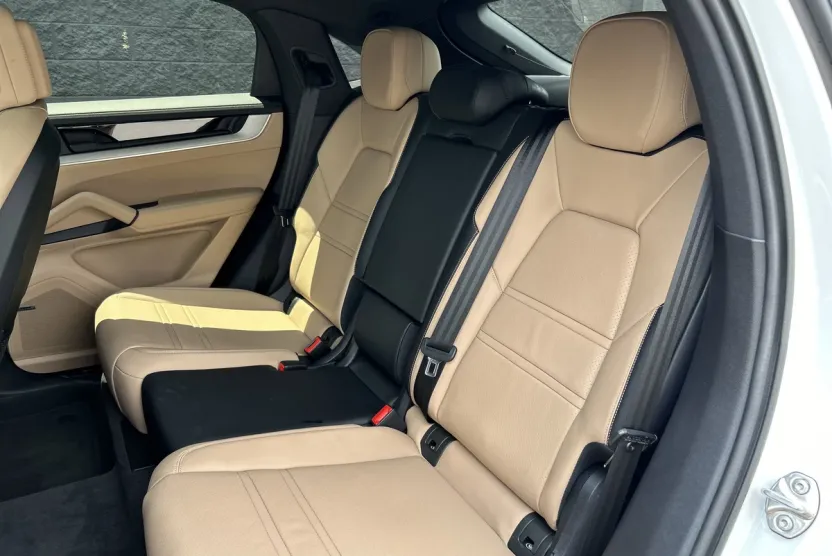 2025 Porsche Cayenne S Coupe photo 1