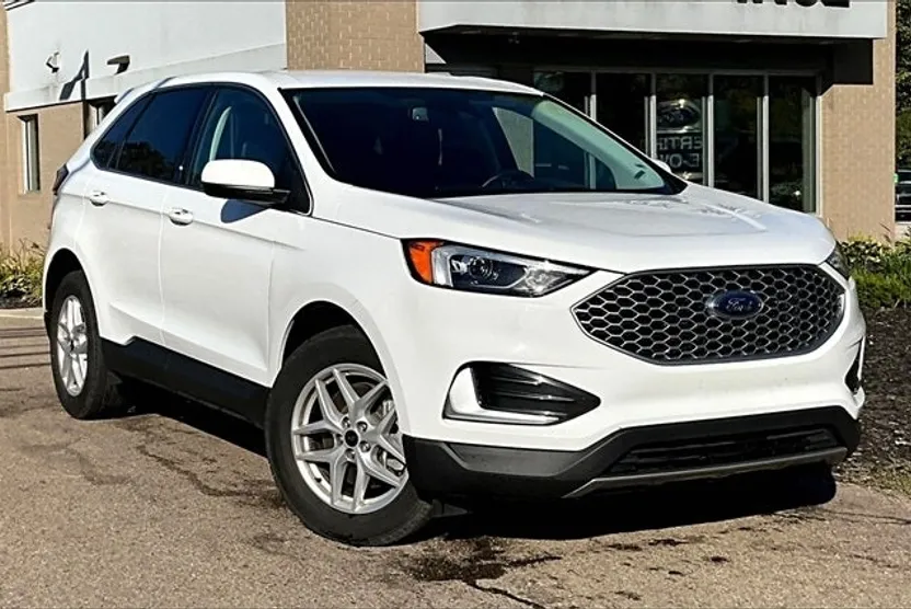 2024 Ford Edge SEL photo 1
