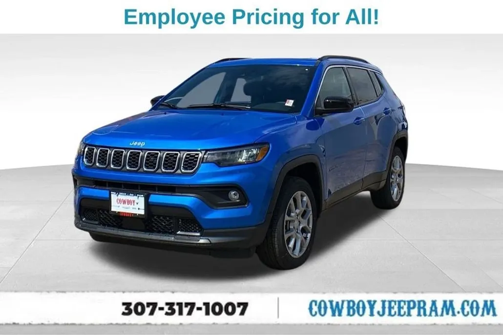 2024 Jeep Compass Latitude Lux photo 1
