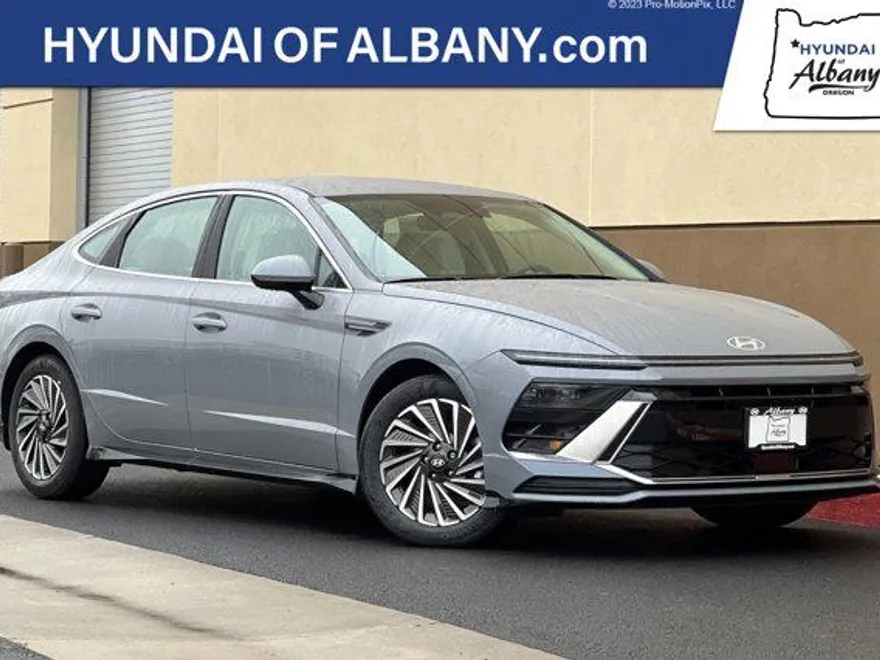 2025 Hyundai Sonata Hybrid SEL photo 1