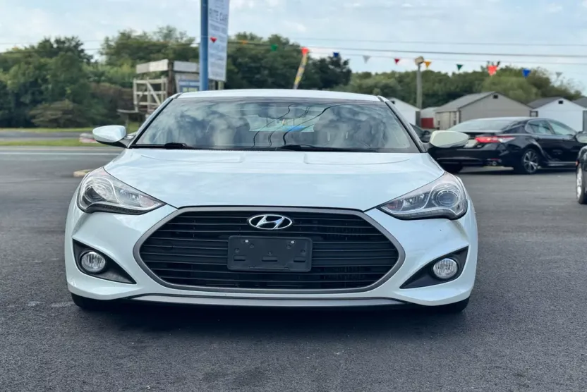 2016 Hyundai Veloster Turbo R-Spec photo 1