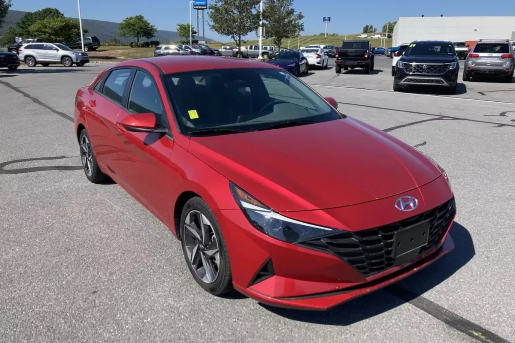 2023 Hyundai Elantra SEL Convenience photo 1