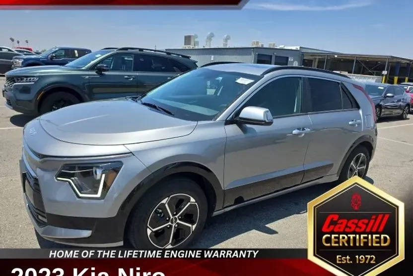 2023 Kia Niro SX photo 1