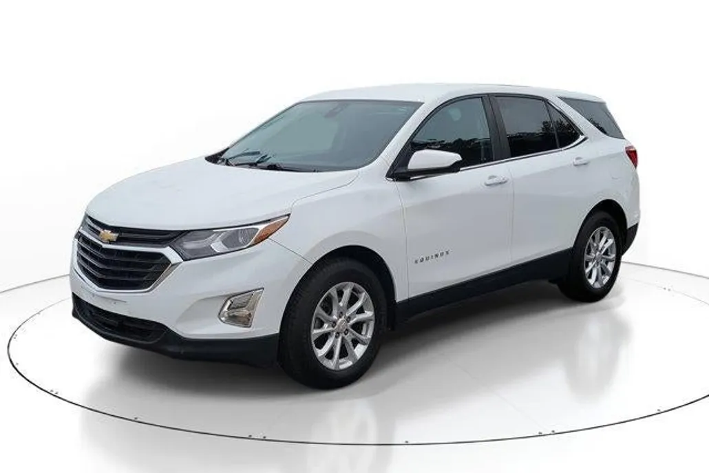 2021 Chevrolet Equinox LT photo 1
