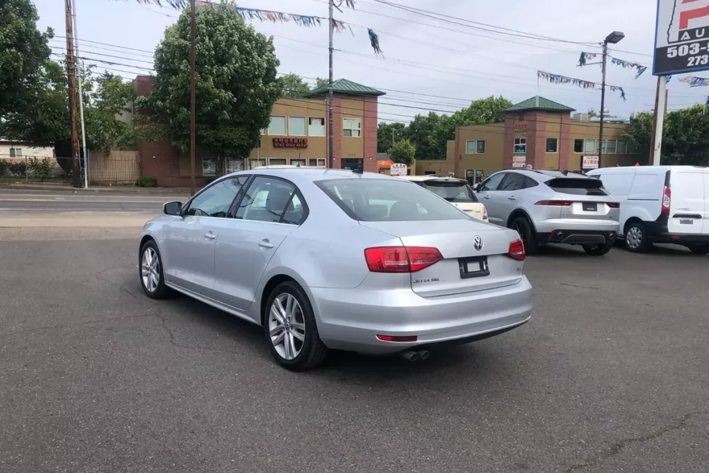 2015 Volkswagen Jetta TDI SEL photo 1