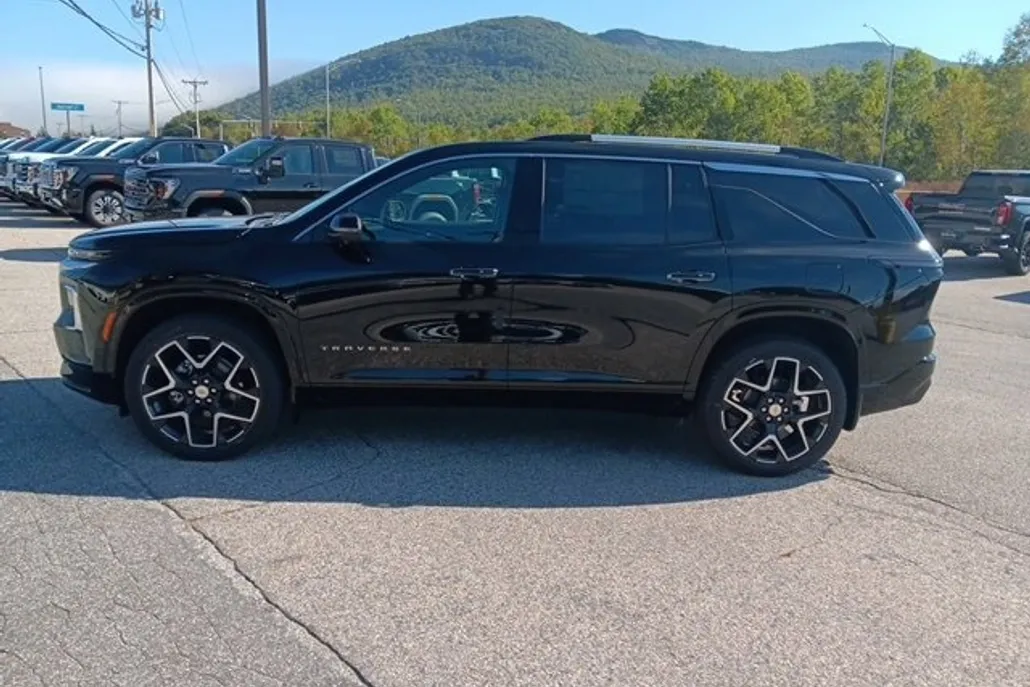 2026 Chevrolet Traverse High Country photo 1