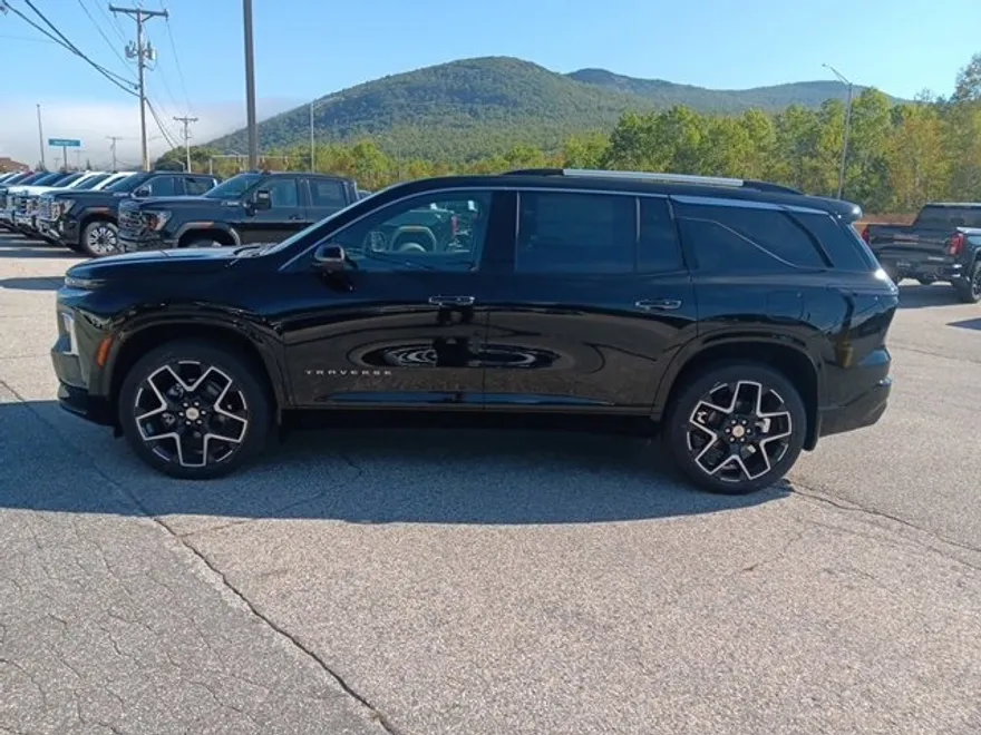 2026 Chevrolet Traverse High Country photo 1
