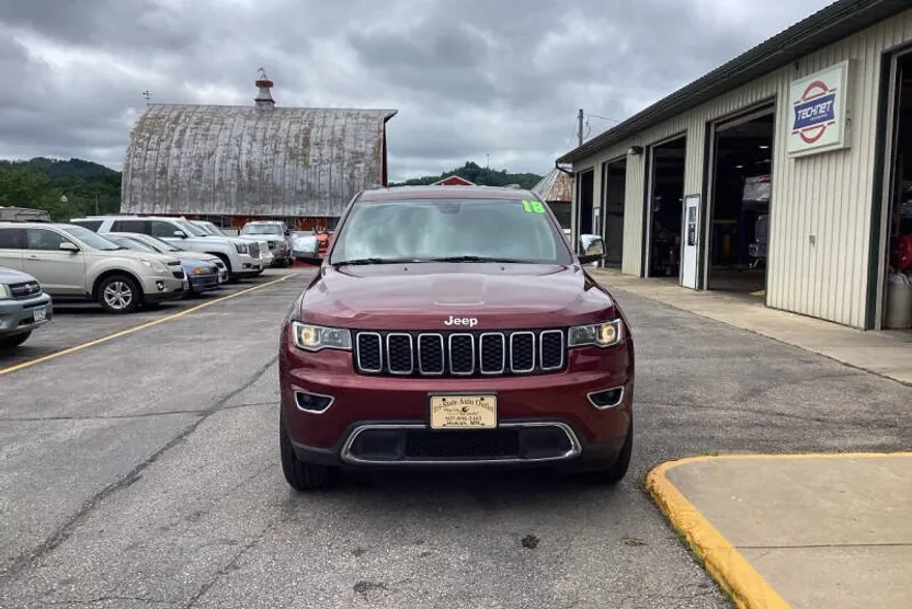 2018 Jeep Grand Cherokee Limited photo 1