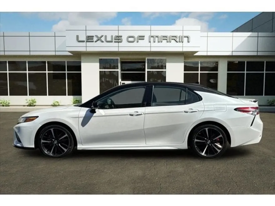 2019 Toyota Camry XSE photo 1