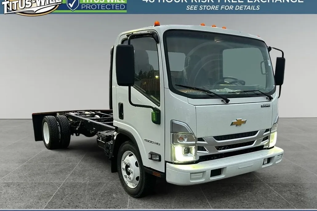 2025 Chevrolet Silverado 4500HD photo 1