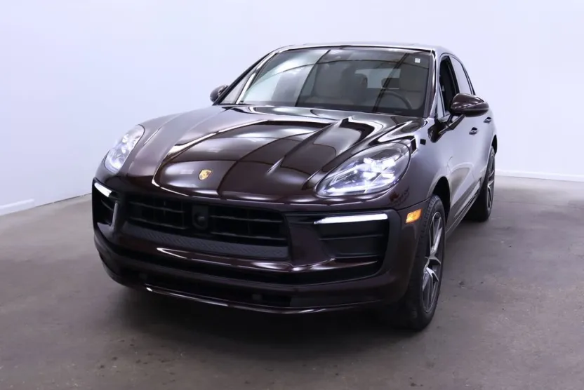 2024 Porsche Macan photo 1