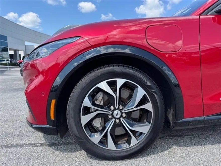 2021 Ford Mustang Mach-E Premium photo 8