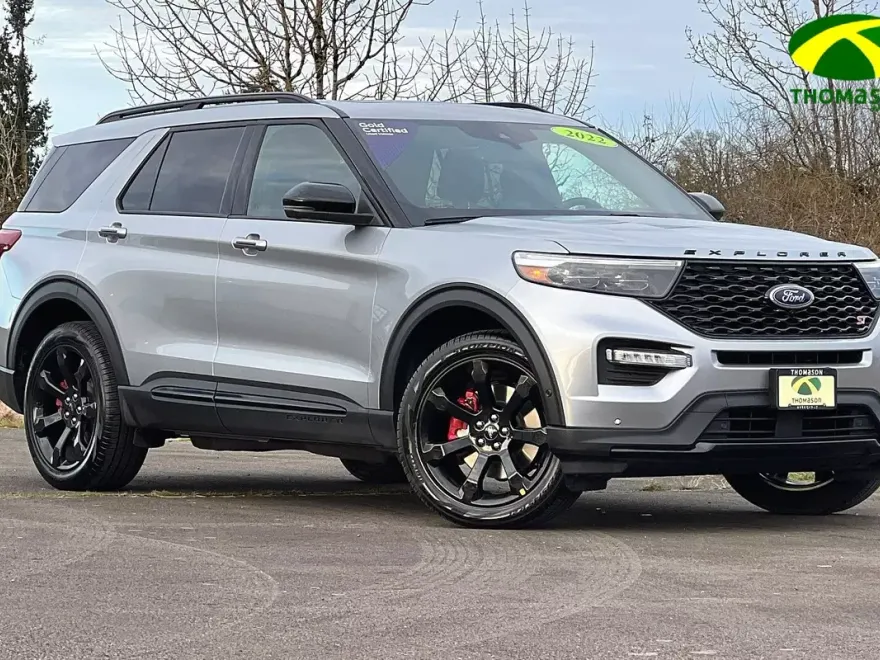 2022 Ford Explorer ST photo 1