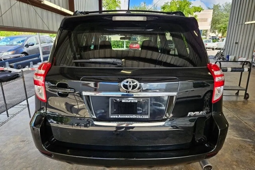 2011 Toyota RAV4 Sport photo 1