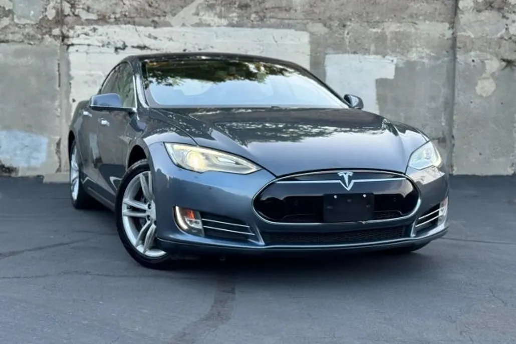 2013 Tesla Model S photo 1
