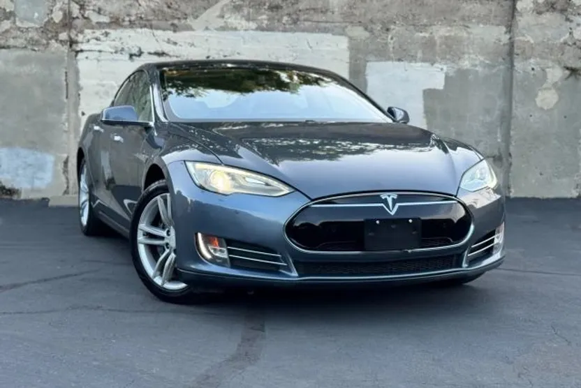 2013 Tesla Model S photo 1