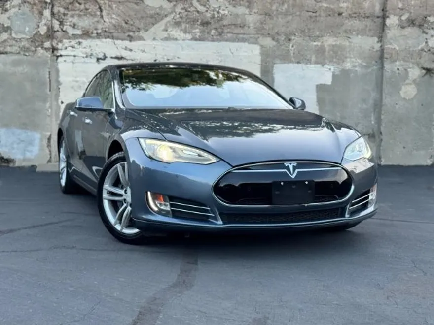 2013 Tesla Model S photo 1