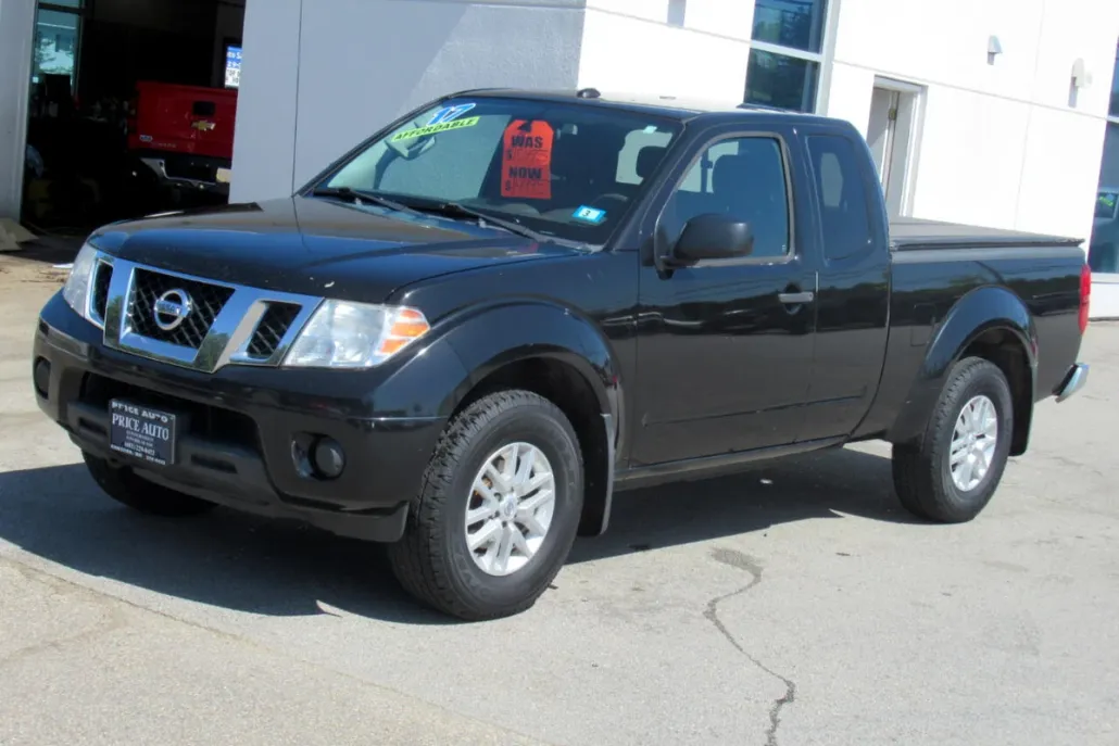 2017 Nissan Frontier SV King Cab photo 1
