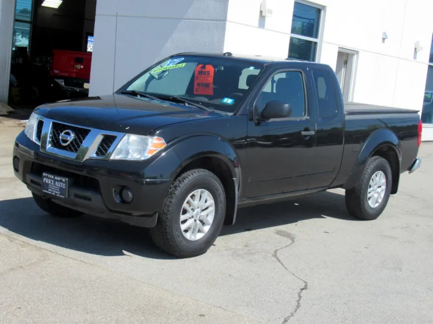 2017 Nissan Frontier SV King Cab photo 1