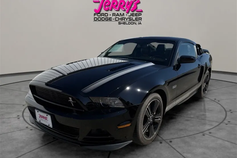2013 Ford Mustang GT Premium photo 1