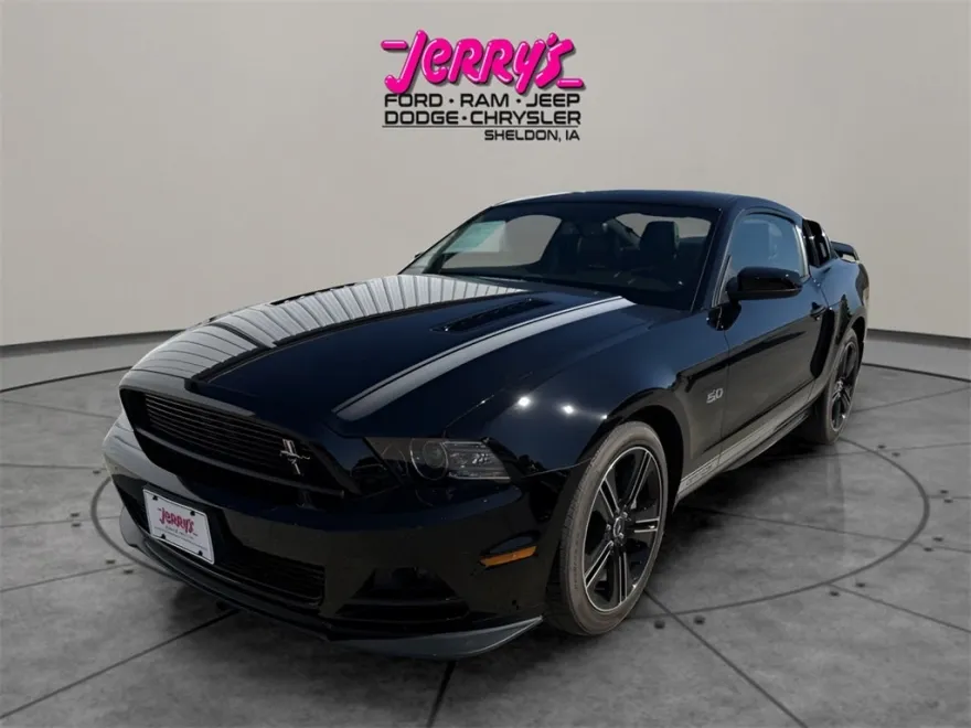 2013 Ford Mustang GT Premium photo 1