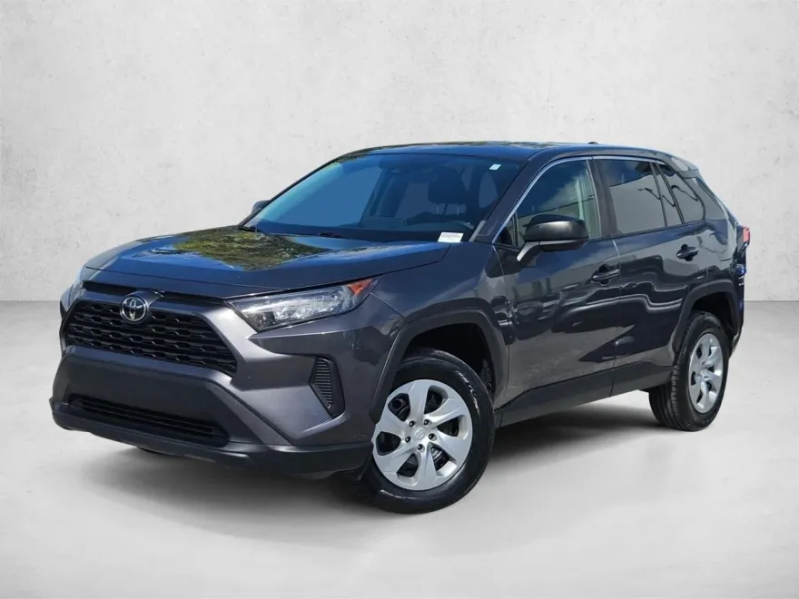 2022 Toyota RAV4 LE photo 1