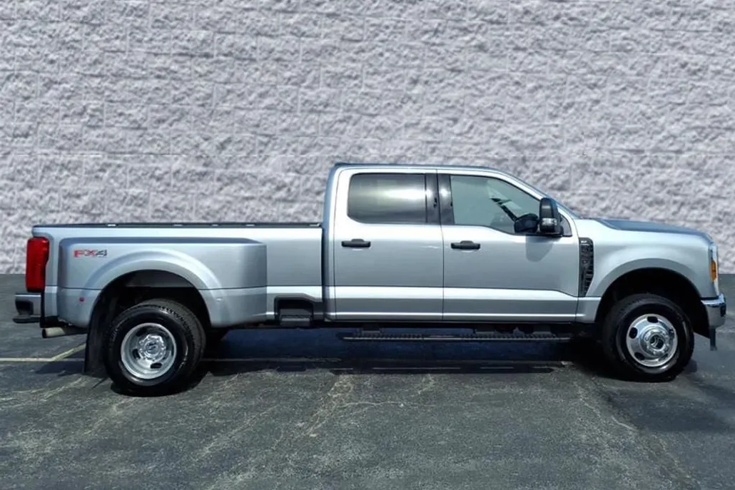 2024 Ford F-350 XLT photo 1