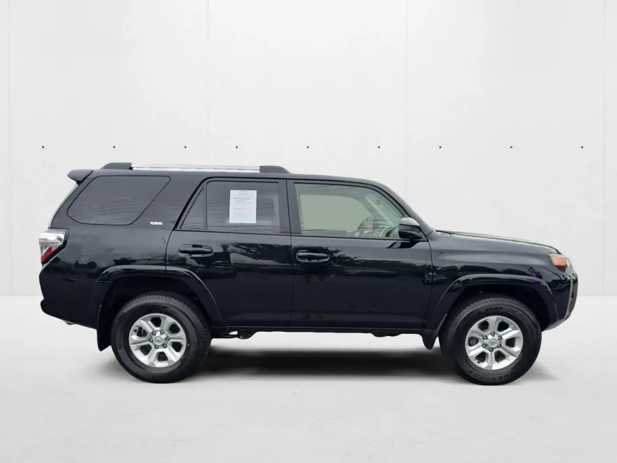 2024 Toyota 4Runner SR5 photo 1