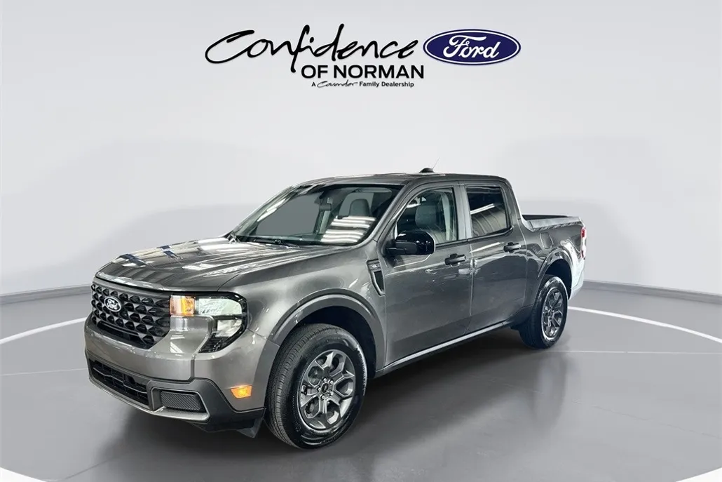 2025 Ford Maverick XLT photo 1