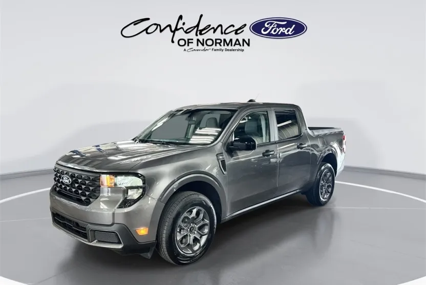 2025 Ford Maverick XLT photo 1